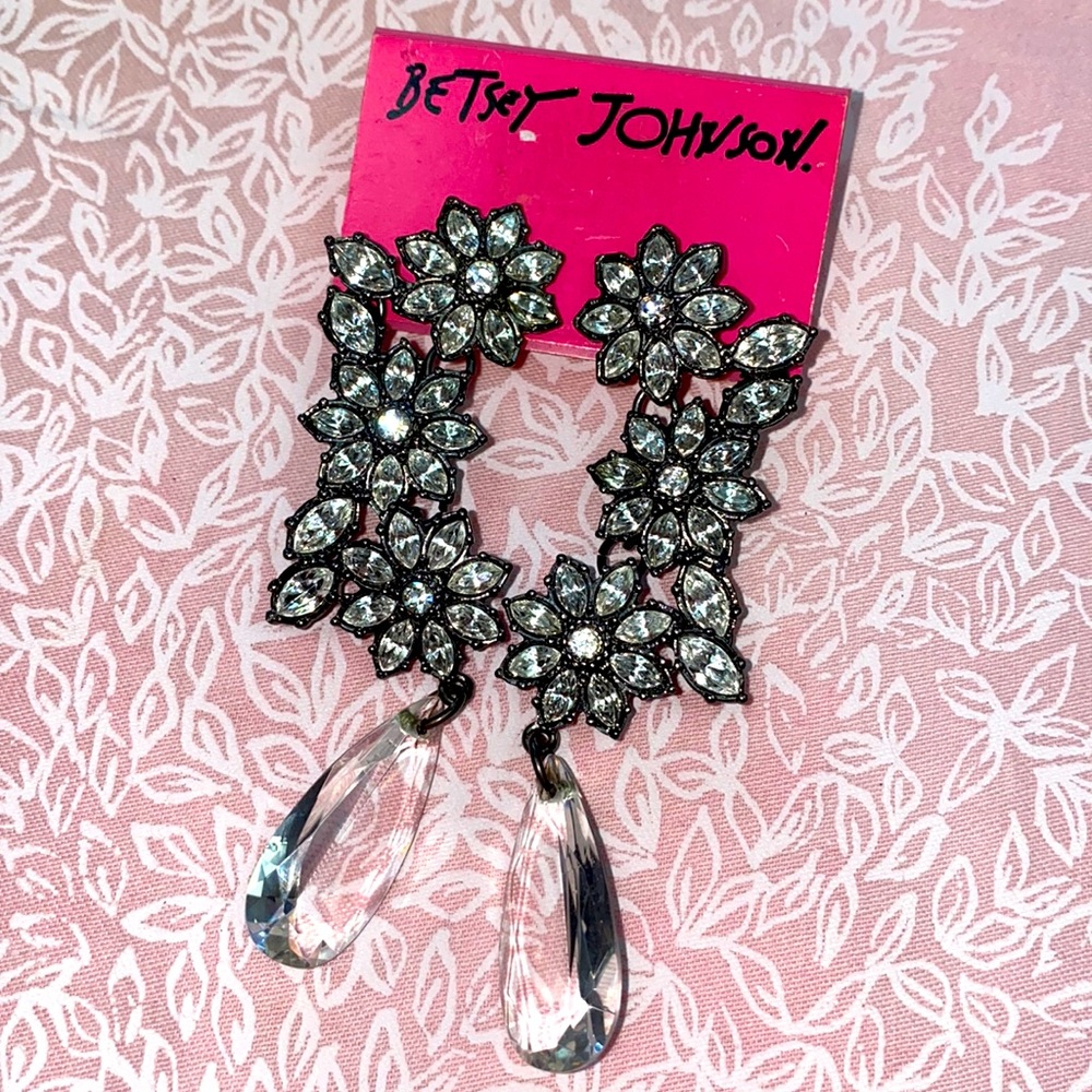 •BETSEY JOHNSON• Crystal Flower Drop Earrings